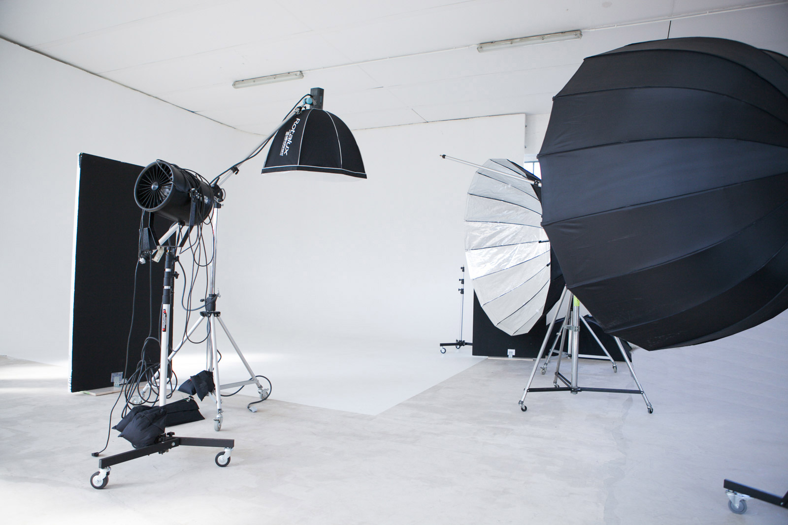 Studio fotografico Verona noleggio sala posa White Studios